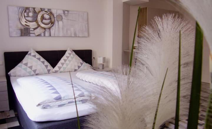 Moderne Wohnung Schwarzwald - In Bester Lage Direkt Am Fluss Bad Wildbad Exteriör bild