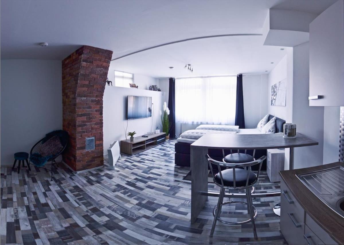 Moderne Wohnung Schwarzwald - In Bester Lage Direkt Am Fluss Bad Wildbad Exteriör bild